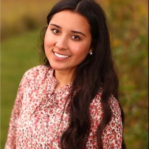 Meet your Posher, Yaxaira